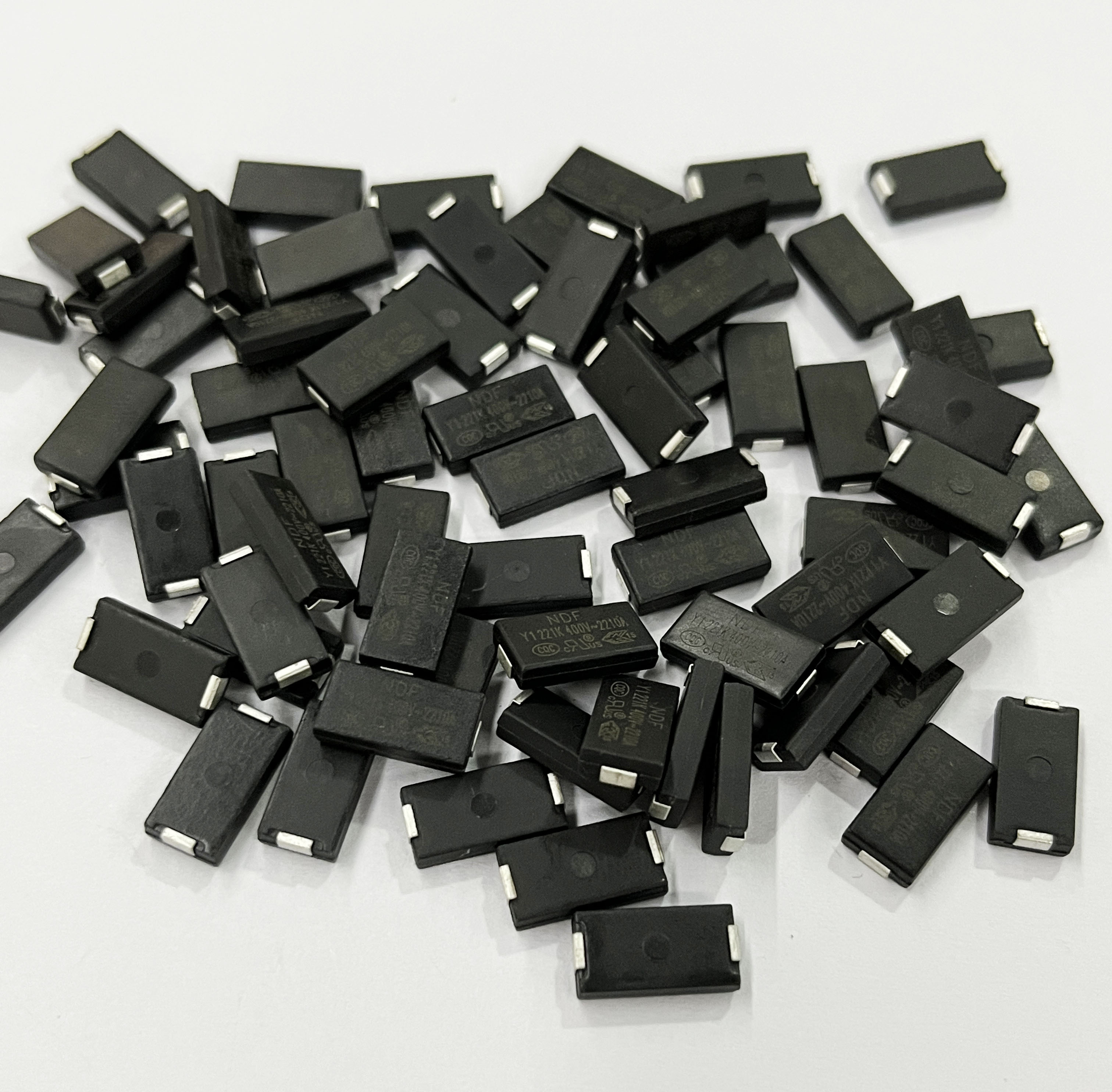 了解國產貼片Y1電容和貼片Y2電容的區(qū)別